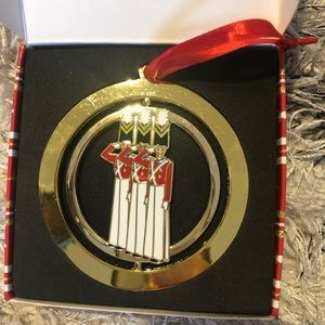Radio City Christmas Ornament - Spinning